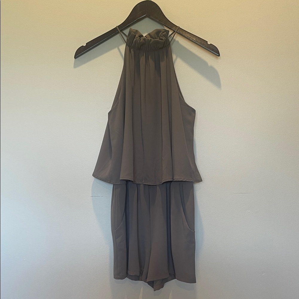Vici Ruffled Gray Romper